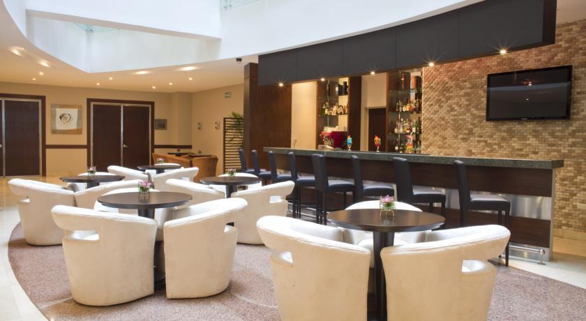 Tryp By Wyndham Airport