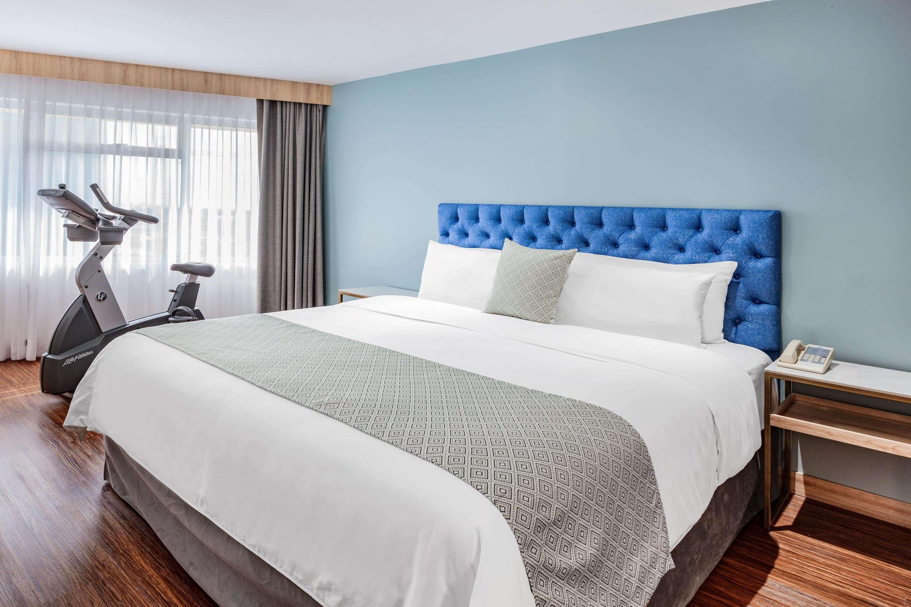 Tryp By Wyndham Airport 5*