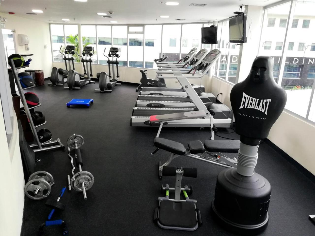 Hotel Tryp By Wyndham Airport